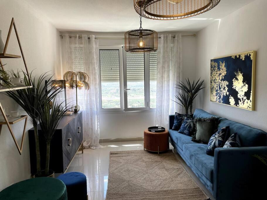 Couples Only, Beautiful 1 Bedroom Apartment In Victoria Building โมฮาการ์ ภายนอก รูปภาพ