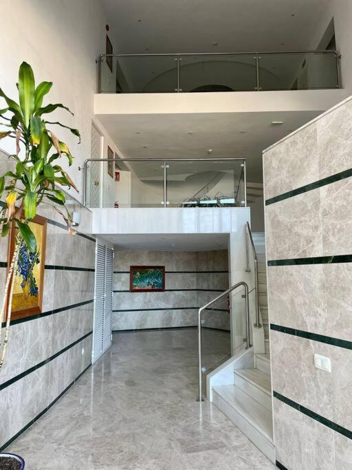 Couples Only, Beautiful 1 Bedroom Apartment In Victoria Building โมฮาการ์ ภายนอก รูปภาพ
